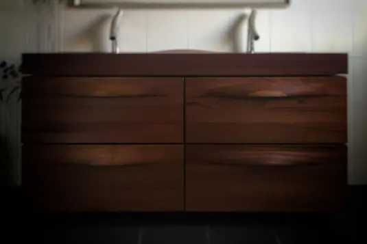 Waschtisch „Flow State“ — Gesamtansicht